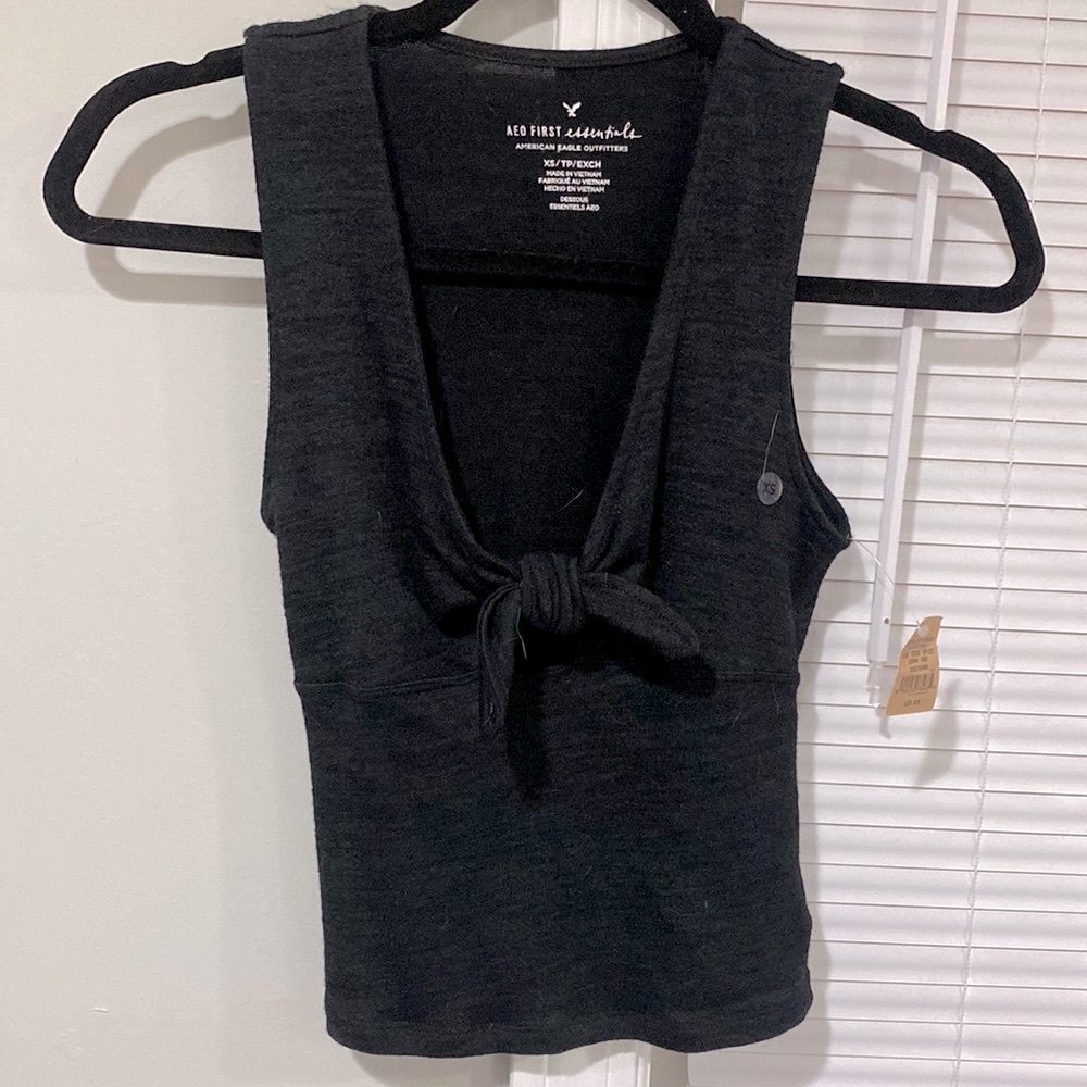 American Eagle tank top with bow